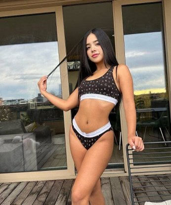 😘 Я с радостью предоставлю тебе незабываемые моменты релаксации и удовольствия в моем уютном уголке Москвы. 🌃 Моими услугами затронуты все твои тайные желания и фантазии. 🌟 Забудь о проблемах и доверься моим нежным рукам, я умею доставить удовольствие и удовлетворение, которые ты заслуживаешь. Отзывы о моей работе говорят сами за себя, мои клиенты возвращаются снова и снова. 💕🔥 Только я и ты в уютной обстановке, где каждый миг наполнен страстью и энергией. Со мной ты испытаешь настоящее удовольствие, которое заставит тебя хотеть больше. Смотри мои фото и приходи ко мне в Москве, чтобы испытать наши секреты вместе. 😉✨ Алена